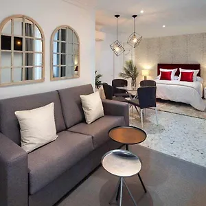https://wanderlust-malaga-apartamentos-1.1costadelsol.com