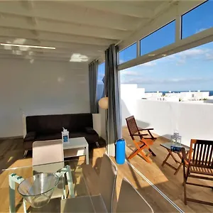 https://estudio-la-vela-puerto-calero.in-canary-islands.com