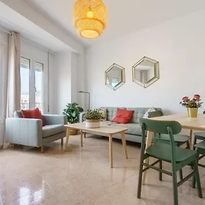 https://solsuite-apartment-malaga-center.hotelsinnerja.org