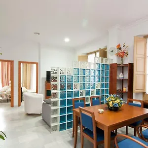 https://apartamento-centro-historico-malaga-29005.1costadelsol.com